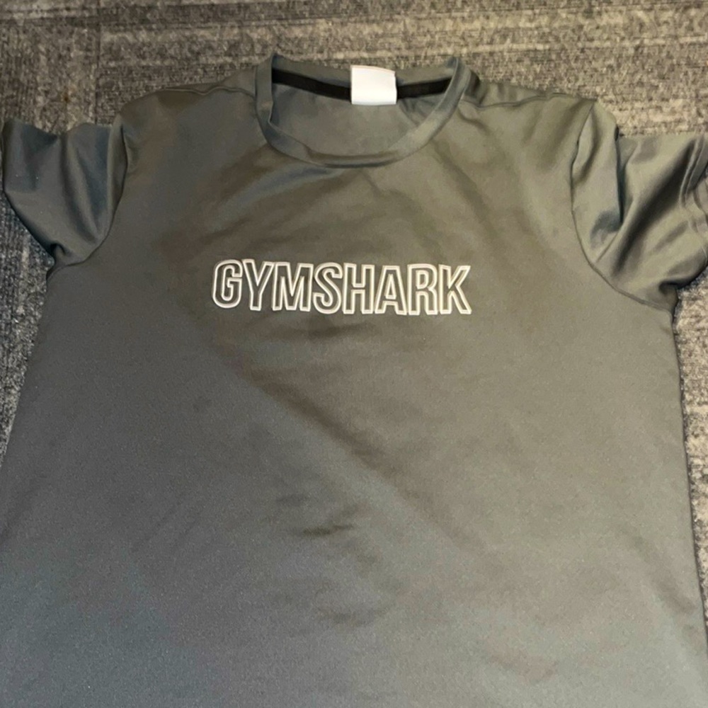 Gym SHARK 🦈 T- SHIRT 👕 MENS M